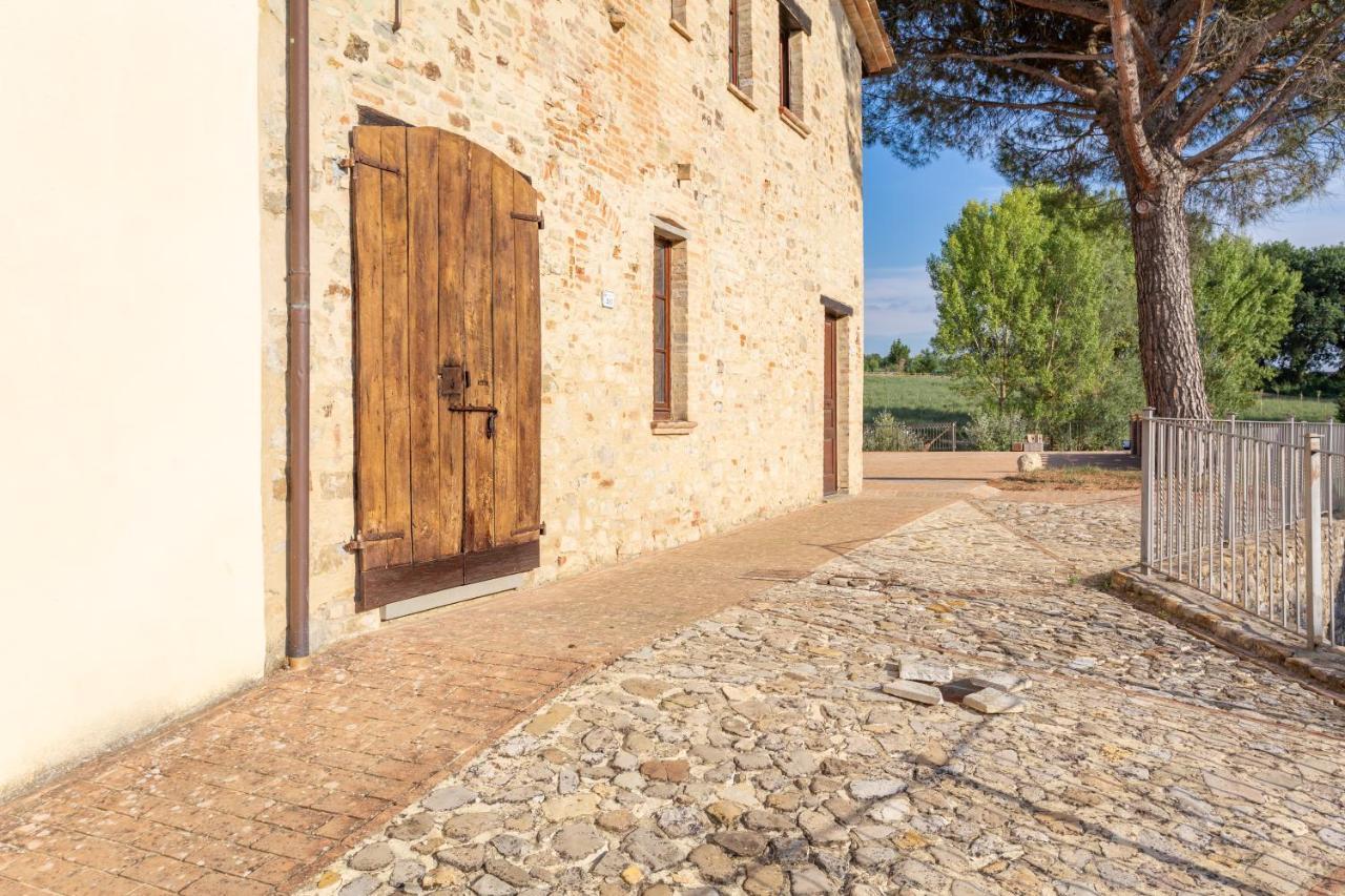 Gh Borgo Pulciano Agriturismo モントーネ エクステリア 写真